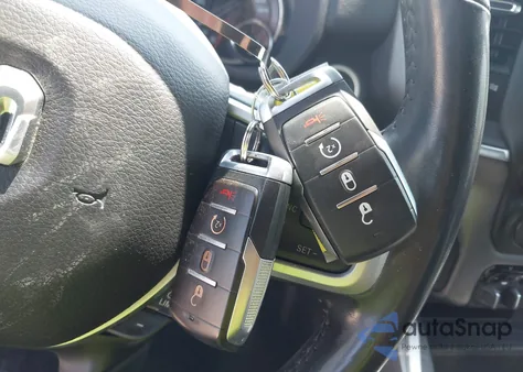 2021 Ram 1500 Big Horn 4X4 5'7 Box z USA, uszkodzony, nr VIN 1C6SRFFT4MN595311